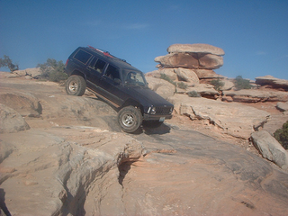 33x12.5 Bridgestone Dueler AT on American Racing ?